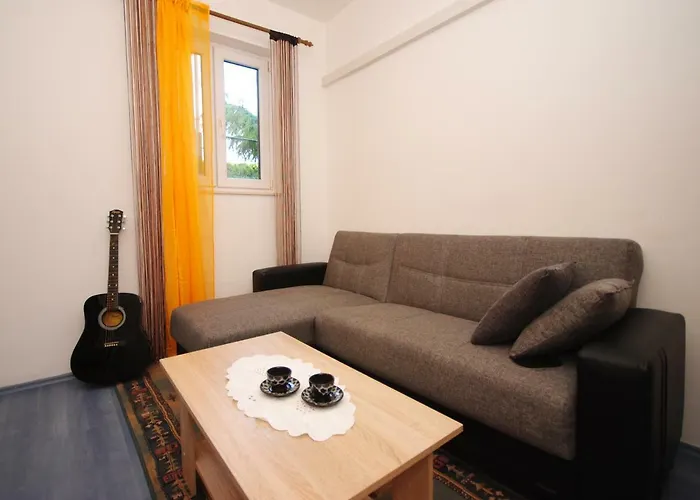 Raquil Apartment *