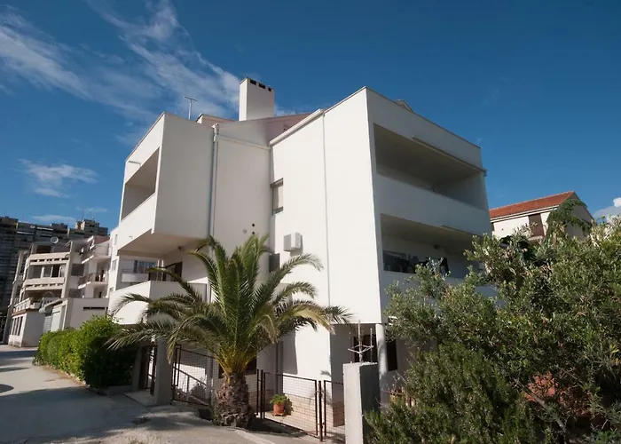 Raquil Apartment